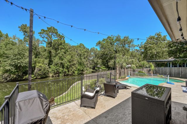 13847 Parkway Manor Drive, Willis, TX 77318