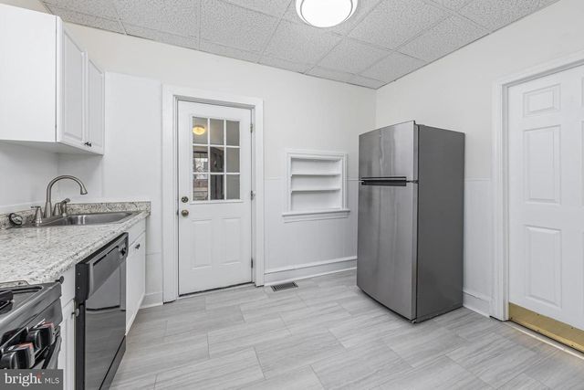 318 W BUCK ST, Paulsboro, NJ 08066