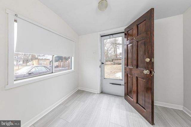 318 W BUCK ST, Paulsboro, NJ 08066