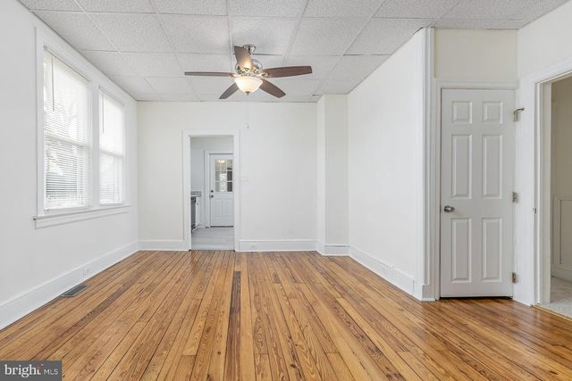 318 W BUCK ST, Paulsboro, NJ 08066