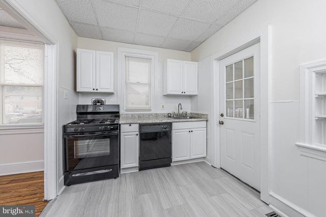 318 W BUCK ST, Paulsboro, NJ 08066