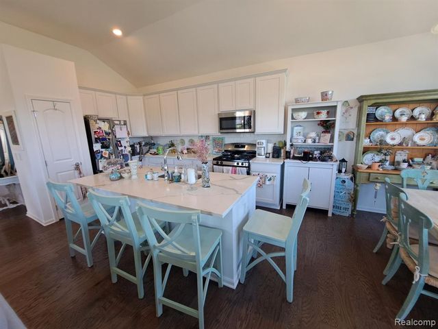 49503 Lantern Way, Canton, MI 48188