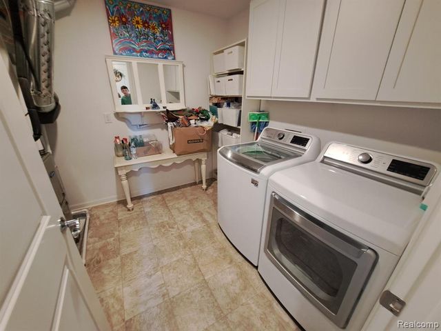 49503 Lantern Way, Canton, MI 48188
