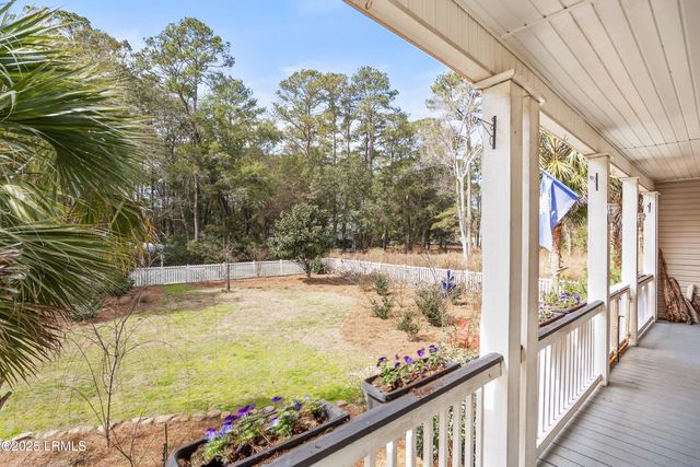 8 E River Drive, Beaufort, SC 29907