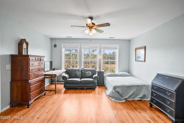 8 E River Drive, Beaufort, SC 29907