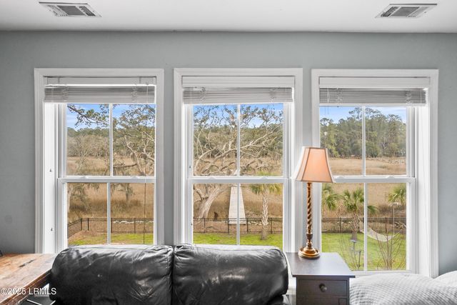 8 E River Drive, Beaufort, SC 29907