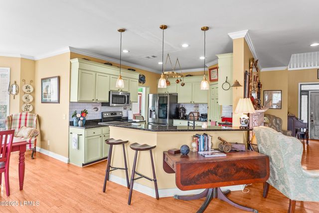 8 E River Drive, Beaufort, SC 29907