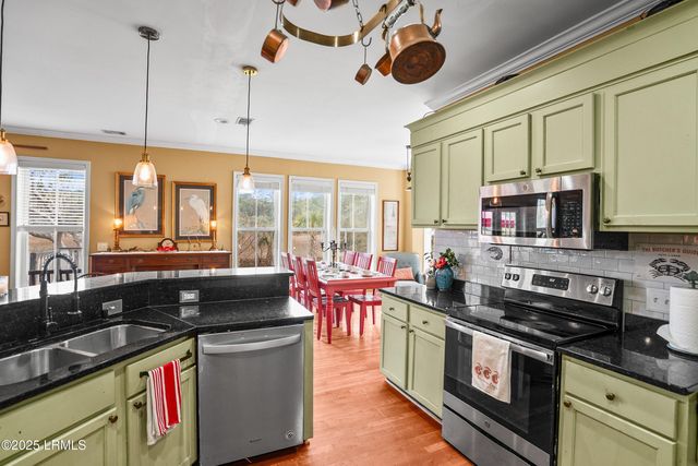 8 E River Drive, Beaufort, SC 29907