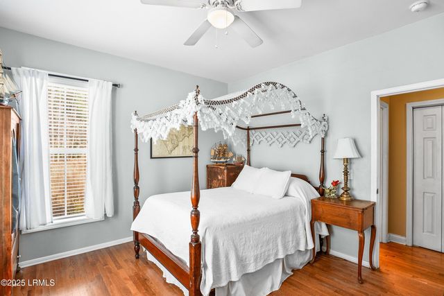 8 E River Drive, Beaufort, SC 29907