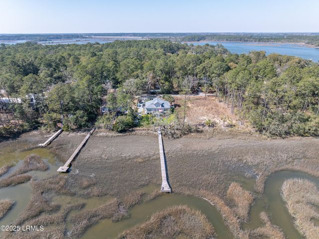 8 E River Drive, Beaufort, SC 29907