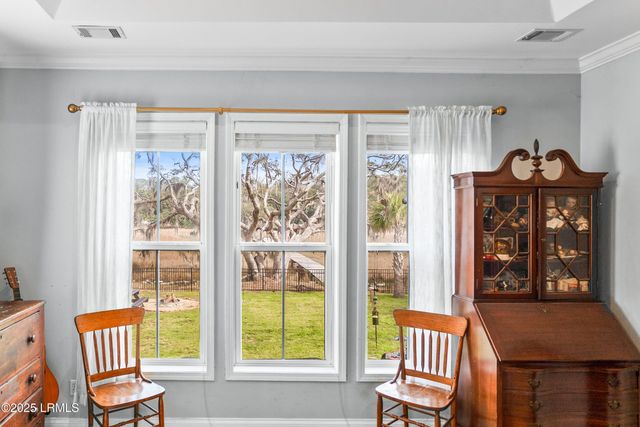 8 E River Drive, Beaufort, SC 29907