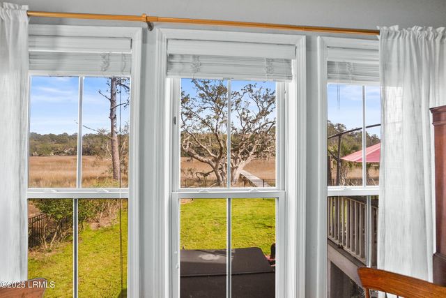 8 E River Drive, Beaufort, SC 29907