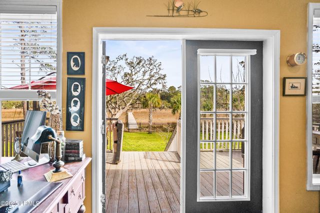 8 E River Drive, Beaufort, SC 29907