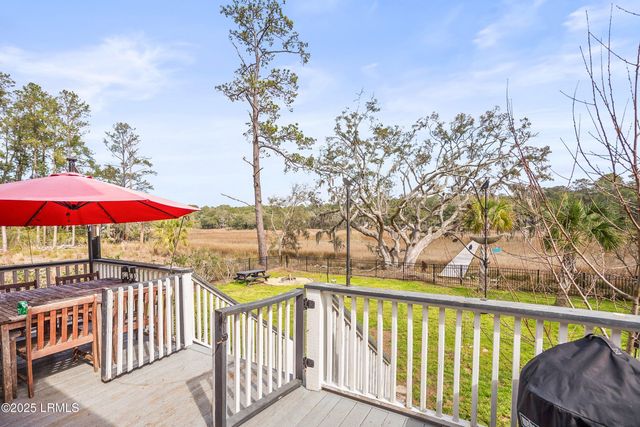8 E River Drive, Beaufort, SC 29907