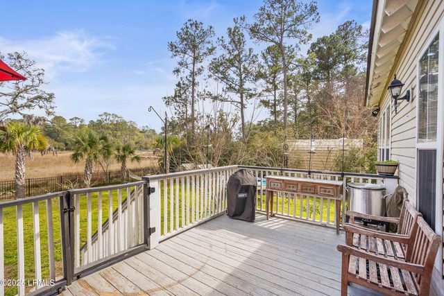 8 E River Drive, Beaufort, SC 29907