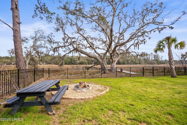 8 E River Drive, Beaufort, SC 29907