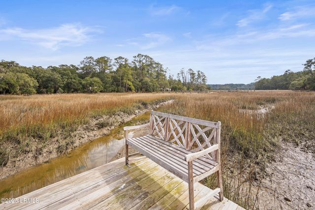 8 E River Drive, Beaufort, SC 29907