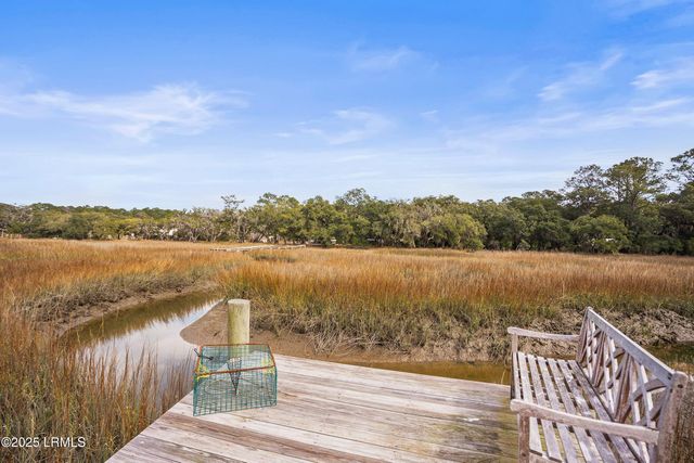 8 E River Drive, Beaufort, SC 29907