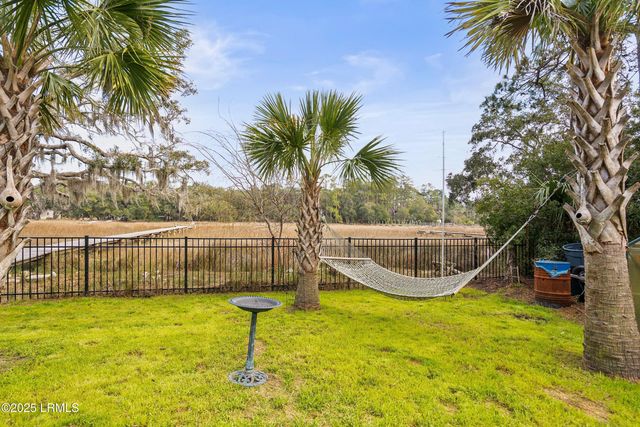 8 E River Drive, Beaufort, SC 29907