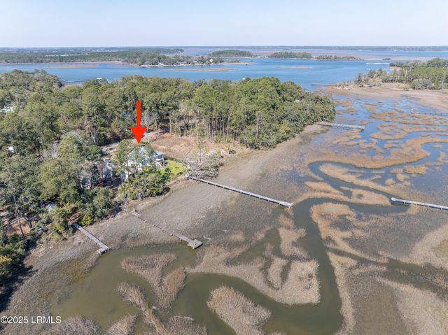 8 E River Drive, Beaufort, SC 29907