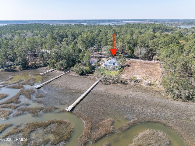8 E River Drive, Beaufort, SC 29907