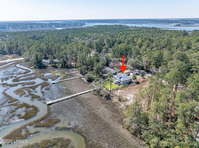 8 E River Drive, Beaufort, SC 29907