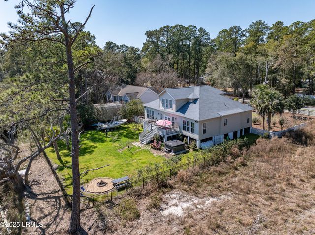 8 E River Drive, Beaufort, SC 29907
