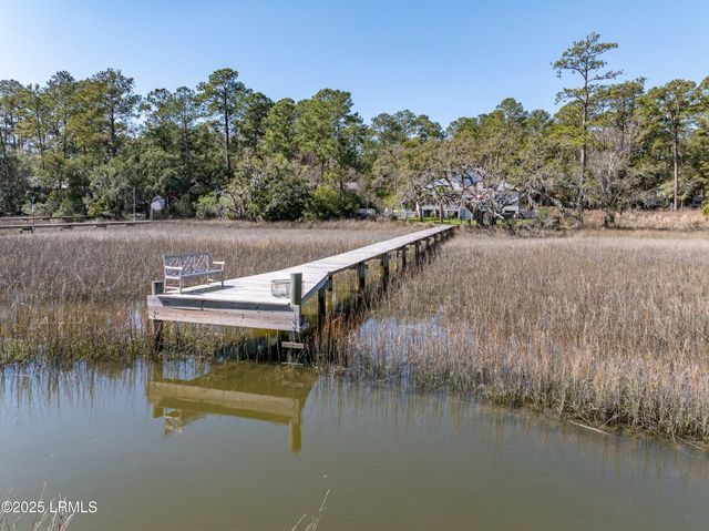 8 E River Drive, Beaufort, SC 29907