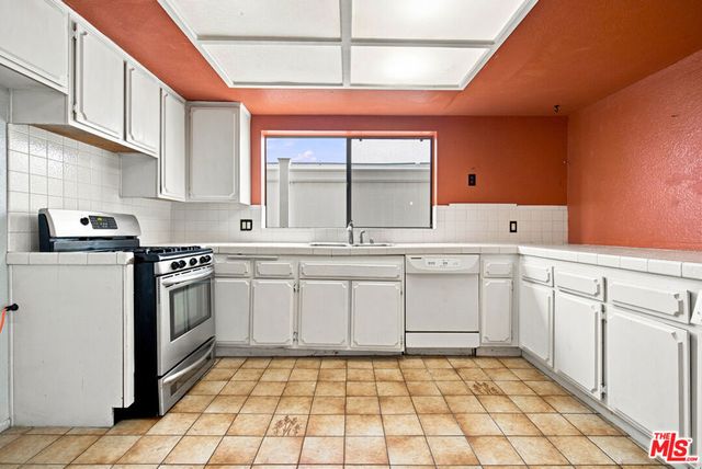 417 8th Street, Huntington Beach, CA 92648