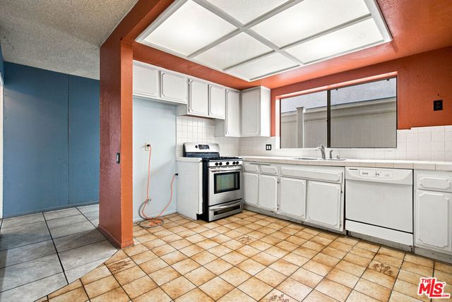 417 8th Street, Huntington Beach, CA 92648