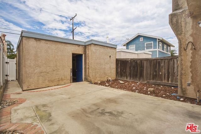 417 8th Street, Huntington Beach, CA 92648