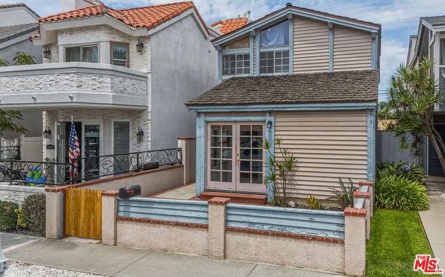 417 8th Street, Huntington Beach, CA 92648