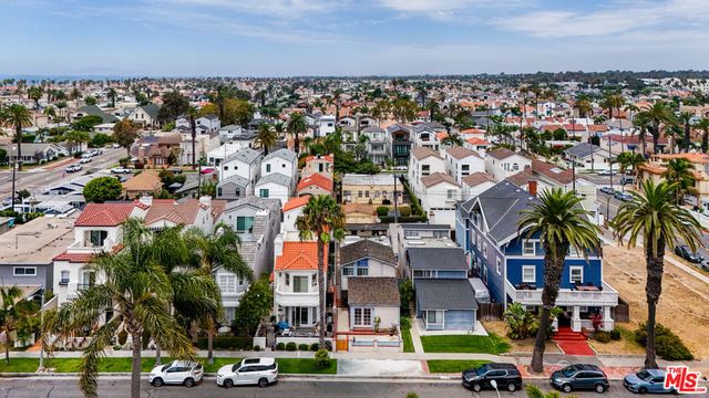 417 8th Street, Huntington Beach, CA 92648