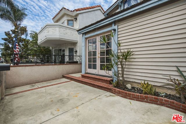 417 8th Street, Huntington Beach, CA 92648