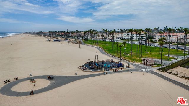 417 8th Street, Huntington Beach, CA 92648