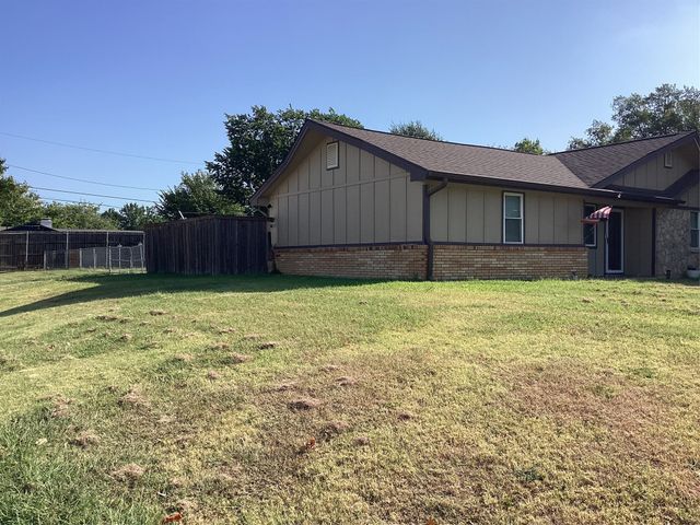 776 Ponderosa Drive, Hurst, TX 76053