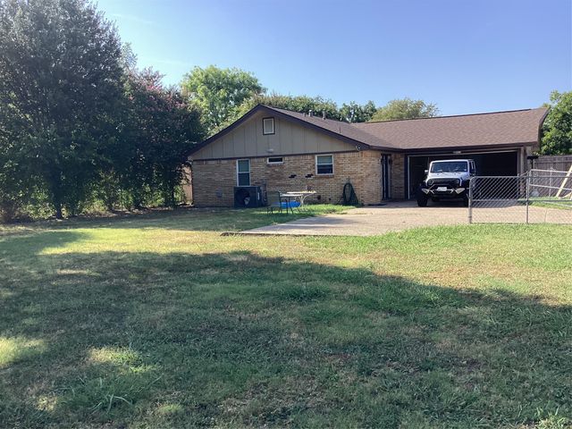776 Ponderosa Drive, Hurst, TX 76053