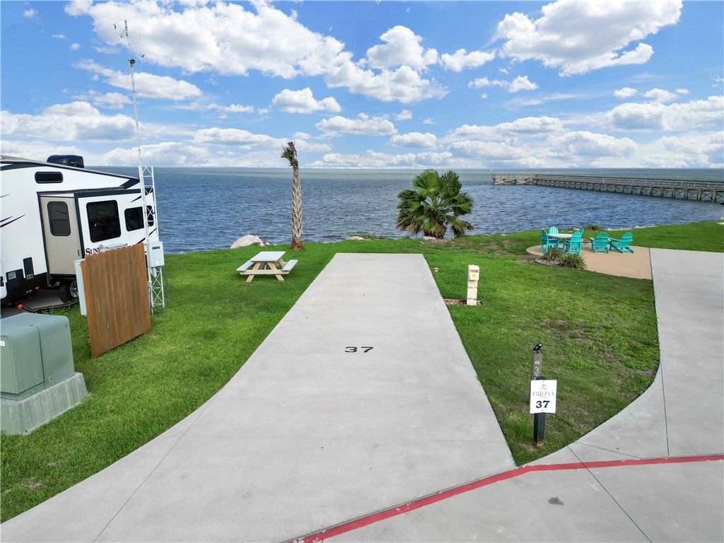 101 Caribbean Dr, Corpus Christi, TX 78418 — exterior