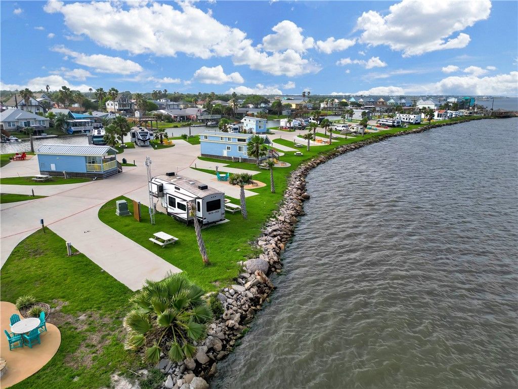 101 Caribbean Dr, Corpus Christi, TX 78418 — photo 2