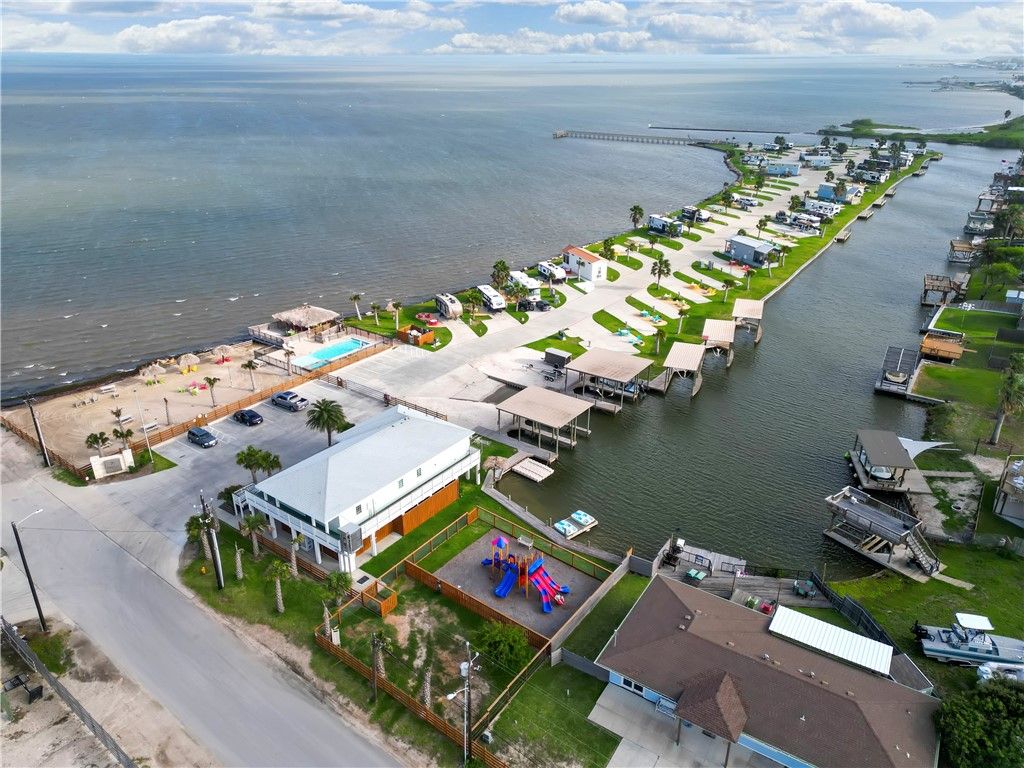 101 Caribbean Dr, Corpus Christi, TX 78418 — photo 4