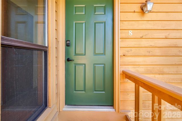 521 Courtwood Lane 8, Hendersonville, NC 28739