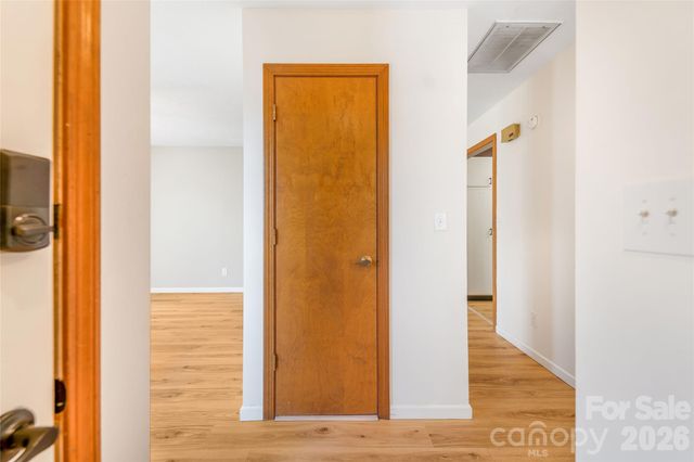 521 Courtwood Lane 8, Hendersonville, NC 28739