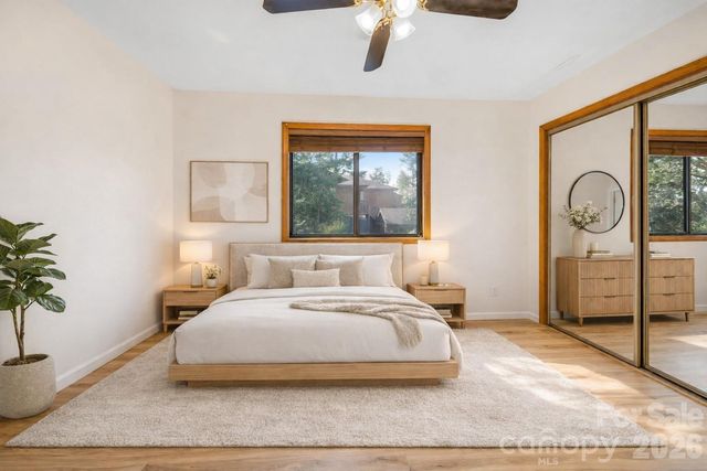 521 Courtwood Lane 8, Hendersonville, NC 28739