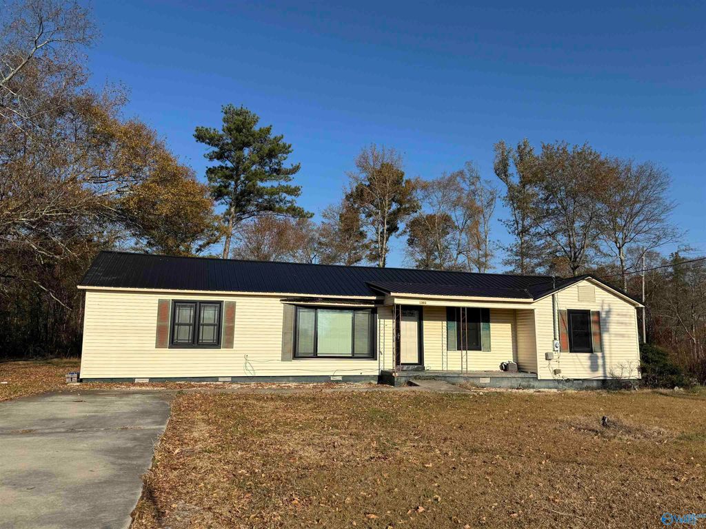 1303 Highpoint Road, Albertville, AL 35950