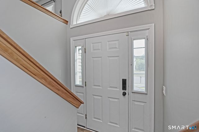 2 Cordone Circle, West Haven, CT 06516