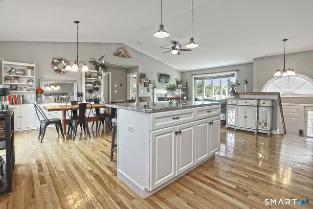 2 Cordone Circle, West Haven, CT 06516