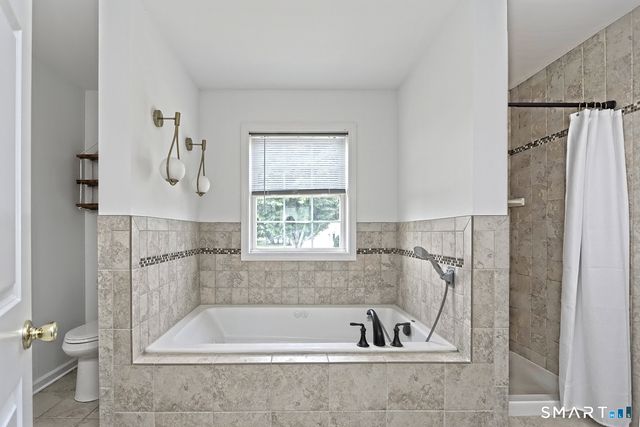 2 Cordone Circle, West Haven, CT 06516