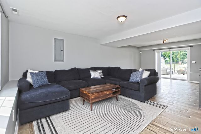 2 Cordone Circle, West Haven, CT 06516