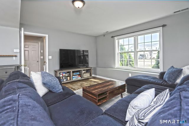 2 Cordone Circle, West Haven, CT 06516