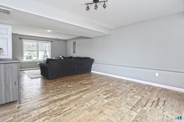 2 Cordone Circle, West Haven, CT 06516